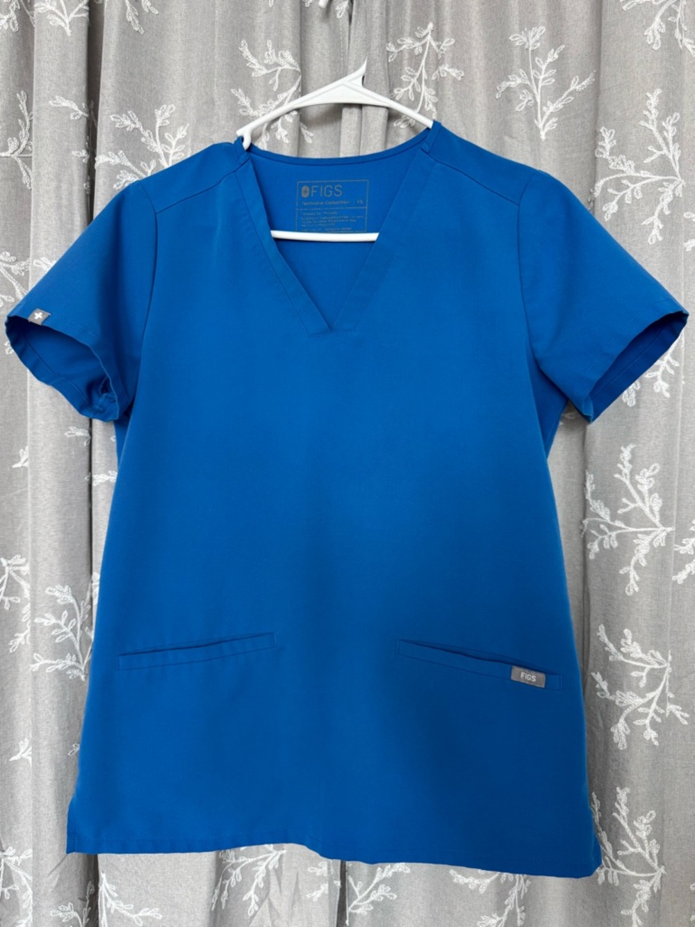 FIGS Women’s Scrub Set in Royal Blue